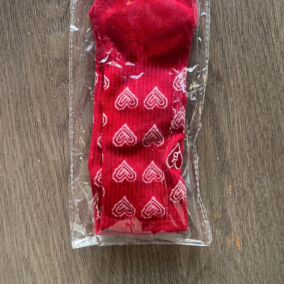 TREMBLE Red Heart Pattern Socks - Picture 3 of 6